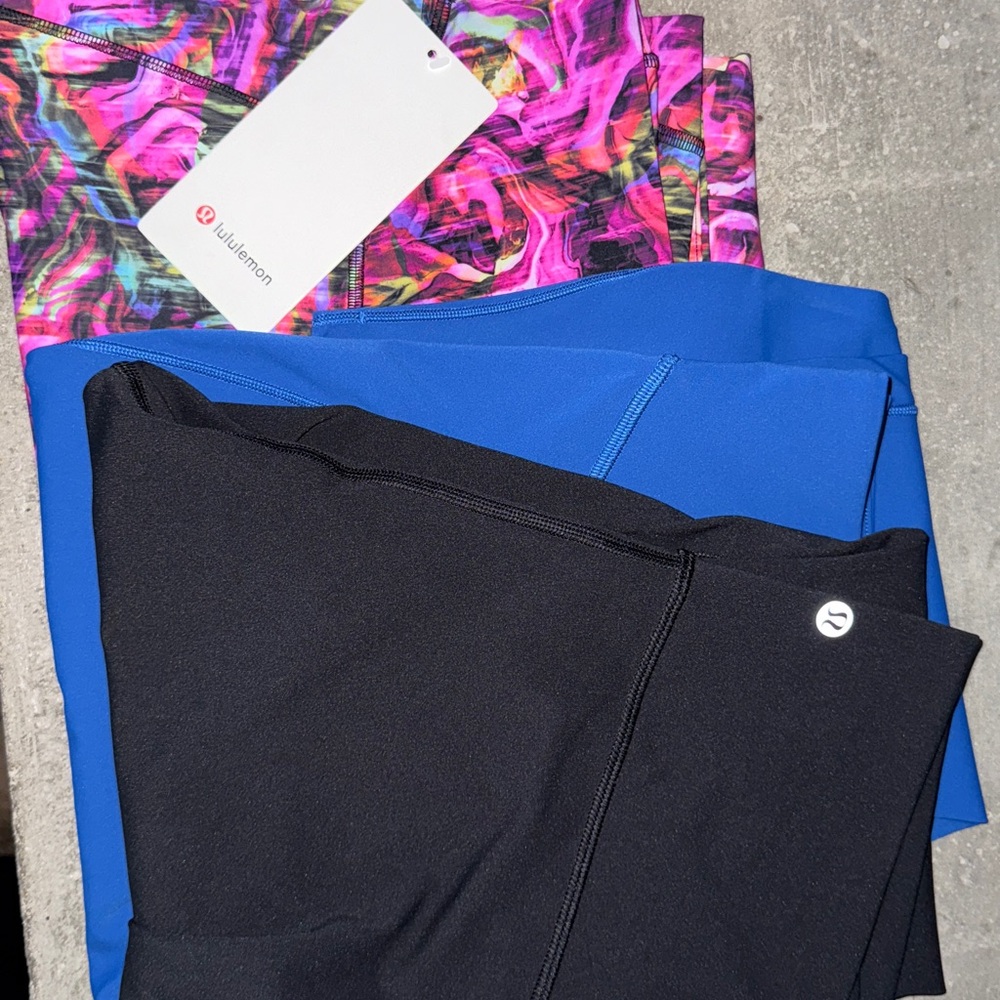 Lululemon athletica in Blue and a beautiful Multicolor Leggings